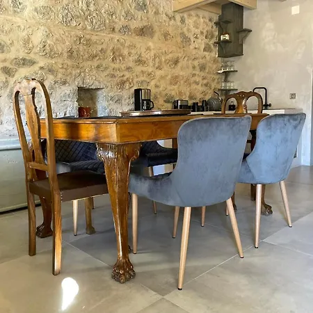 19th Century Mansion Appartement *